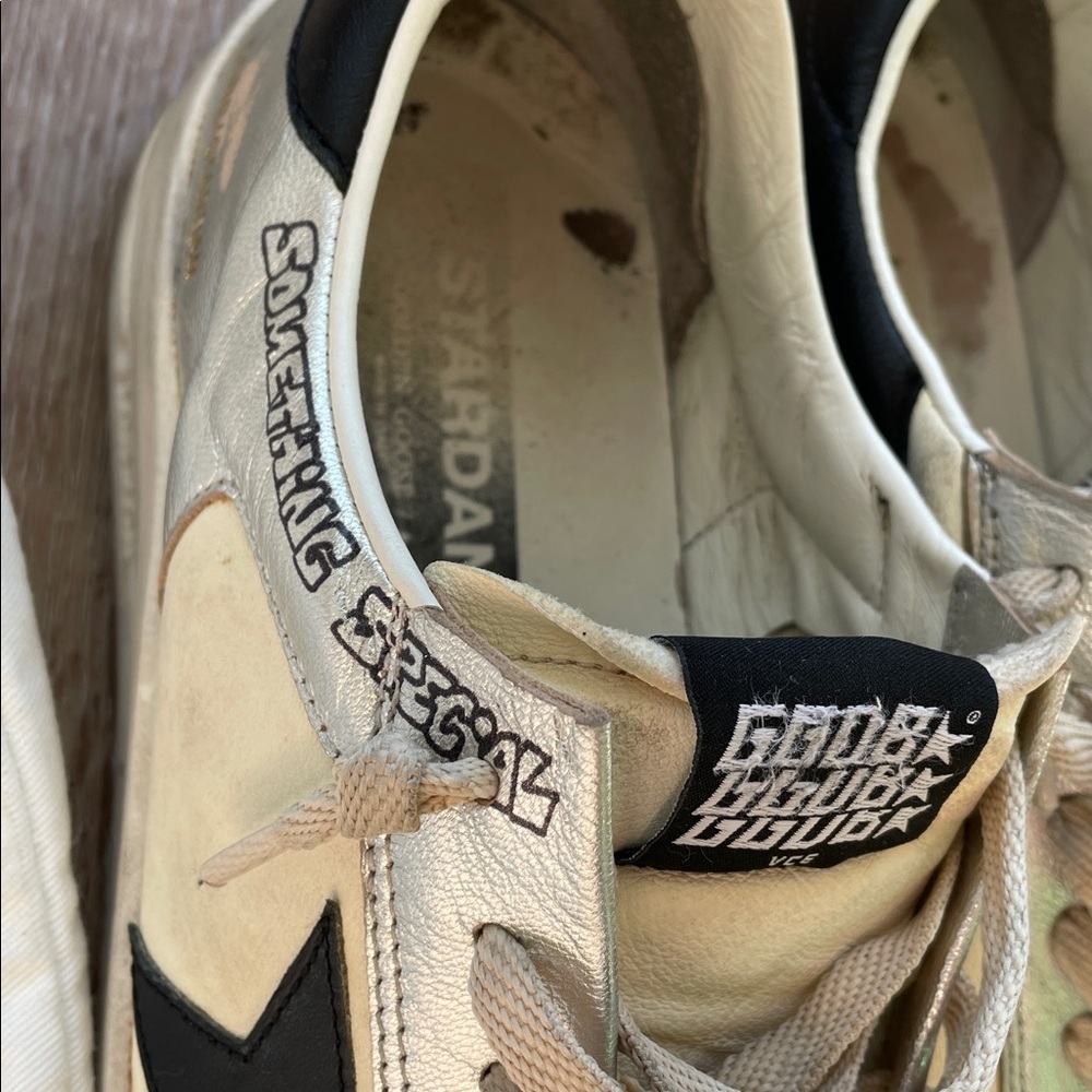 Golden Goose Stardan model—Cream and Black Distressed Sneakers. - Picture 13 of 16